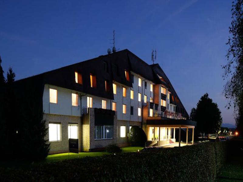 Elegans Hotel Brdo Kranj Extérieur photo